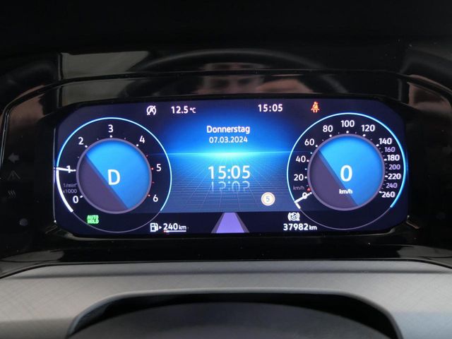 Golf VIII Variant 2.0 TDI DSG Life Bluetooth LED