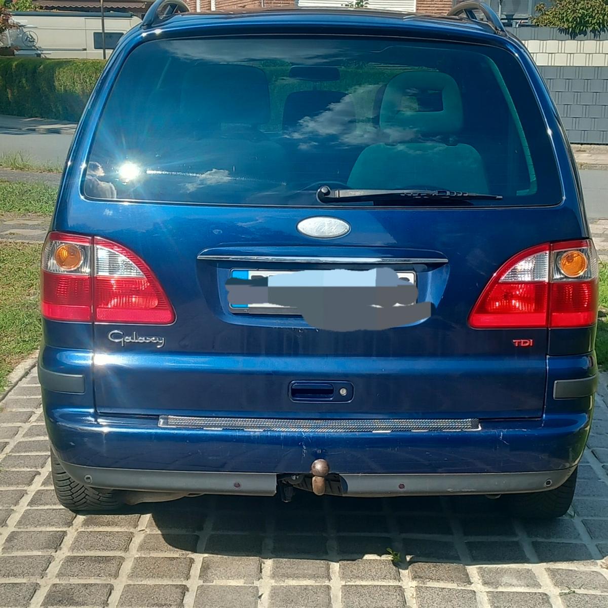 Ford Galaxy 2004 — engine 1.896 cm³, 131 HP (96kW)