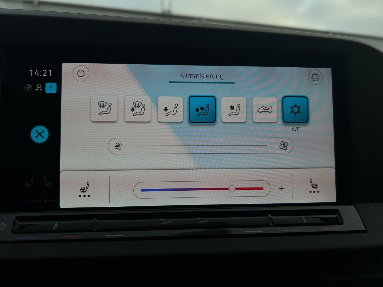 Fahrzeugabbildung Volkswagen Caddy Kasten Maxi TSI DSG STH Navi GRA PDC SH