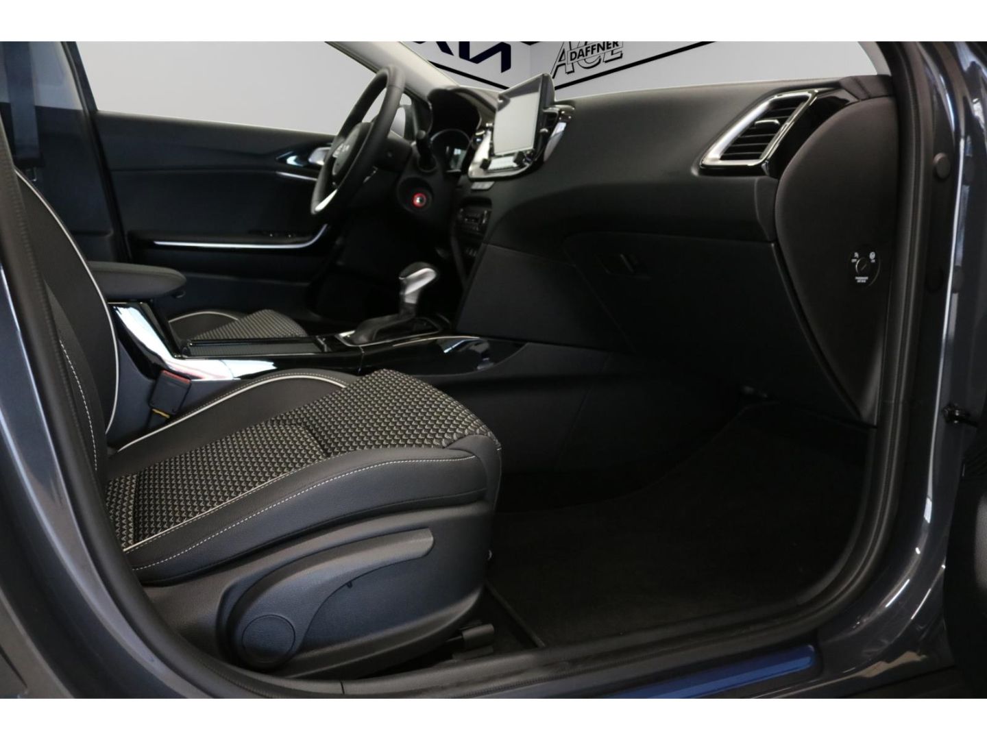 Fahrzeugabbildung Kia XCeed Vision 1.5 Kamera PDC Navi LED Tempomat
