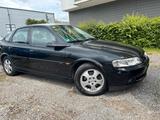 Opel Vectra 1.6 Benziner - Opel Vectra: B V6