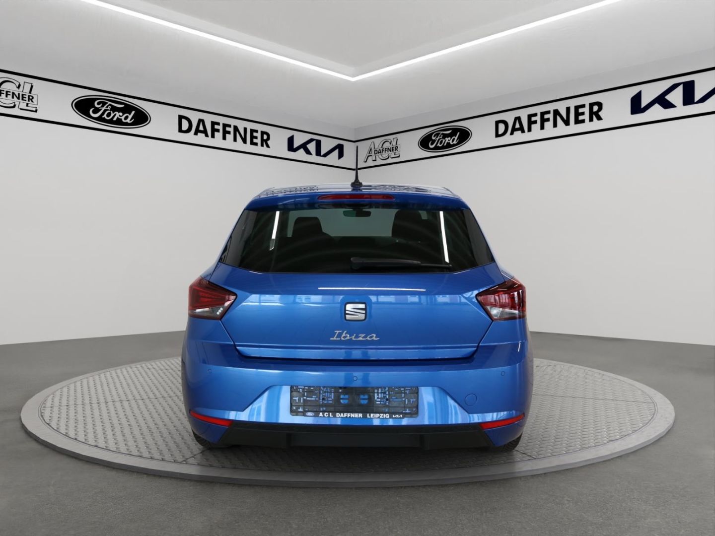 Fahrzeugabbildung SEAT Ibiza Style Navi Kamera LED Klimaautomatik Alu