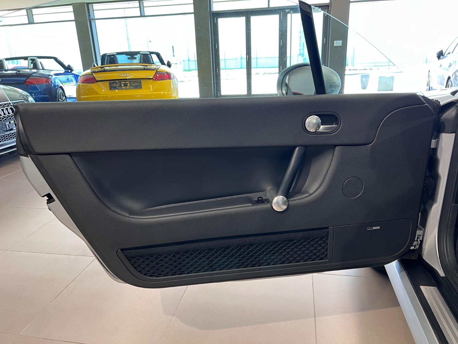 Audi TT Coupe 3.2 V6 DSG quattro BOSE NAVI KETTEN NEU