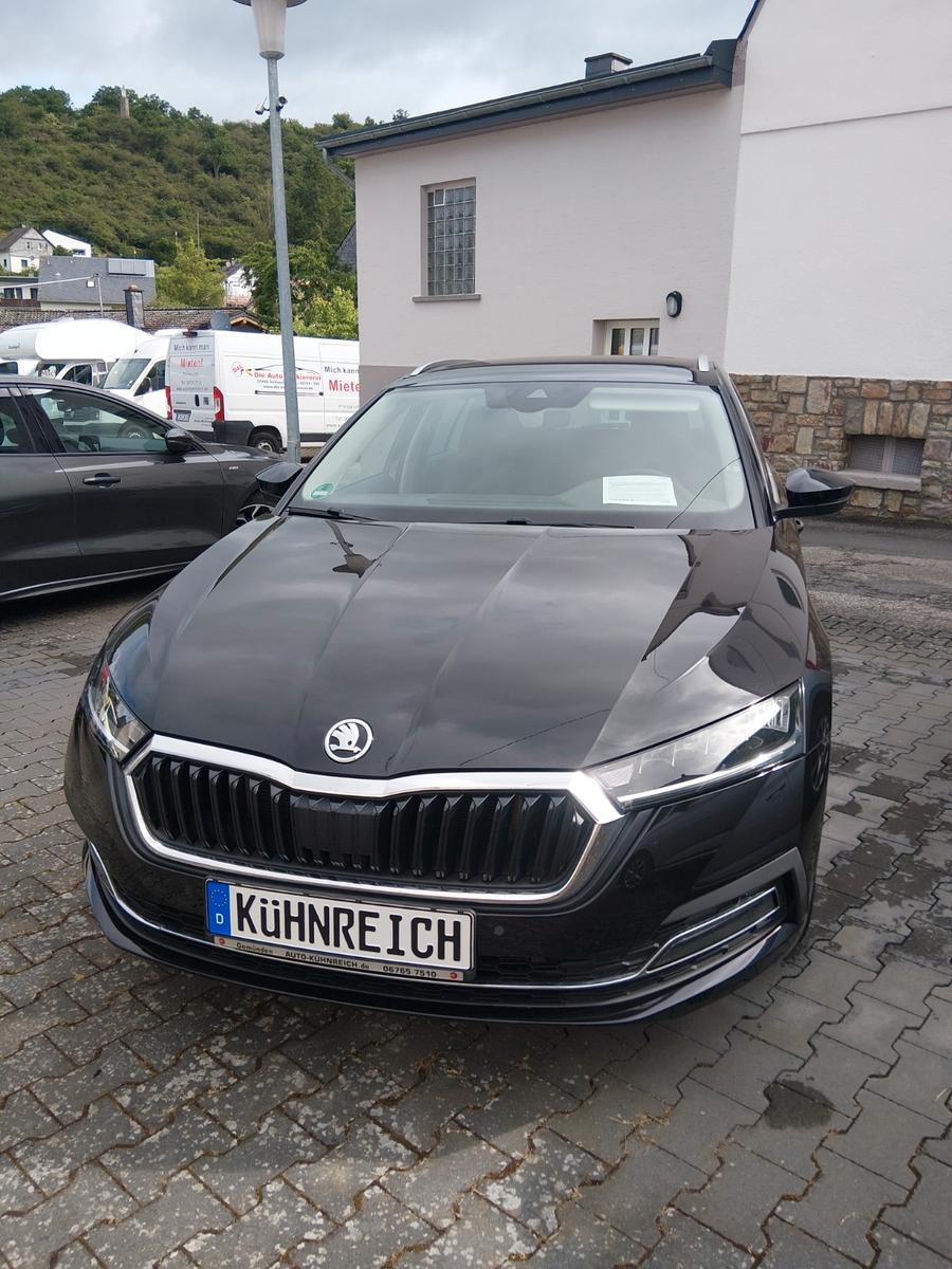 Skoda Octavia Combi First Edition
