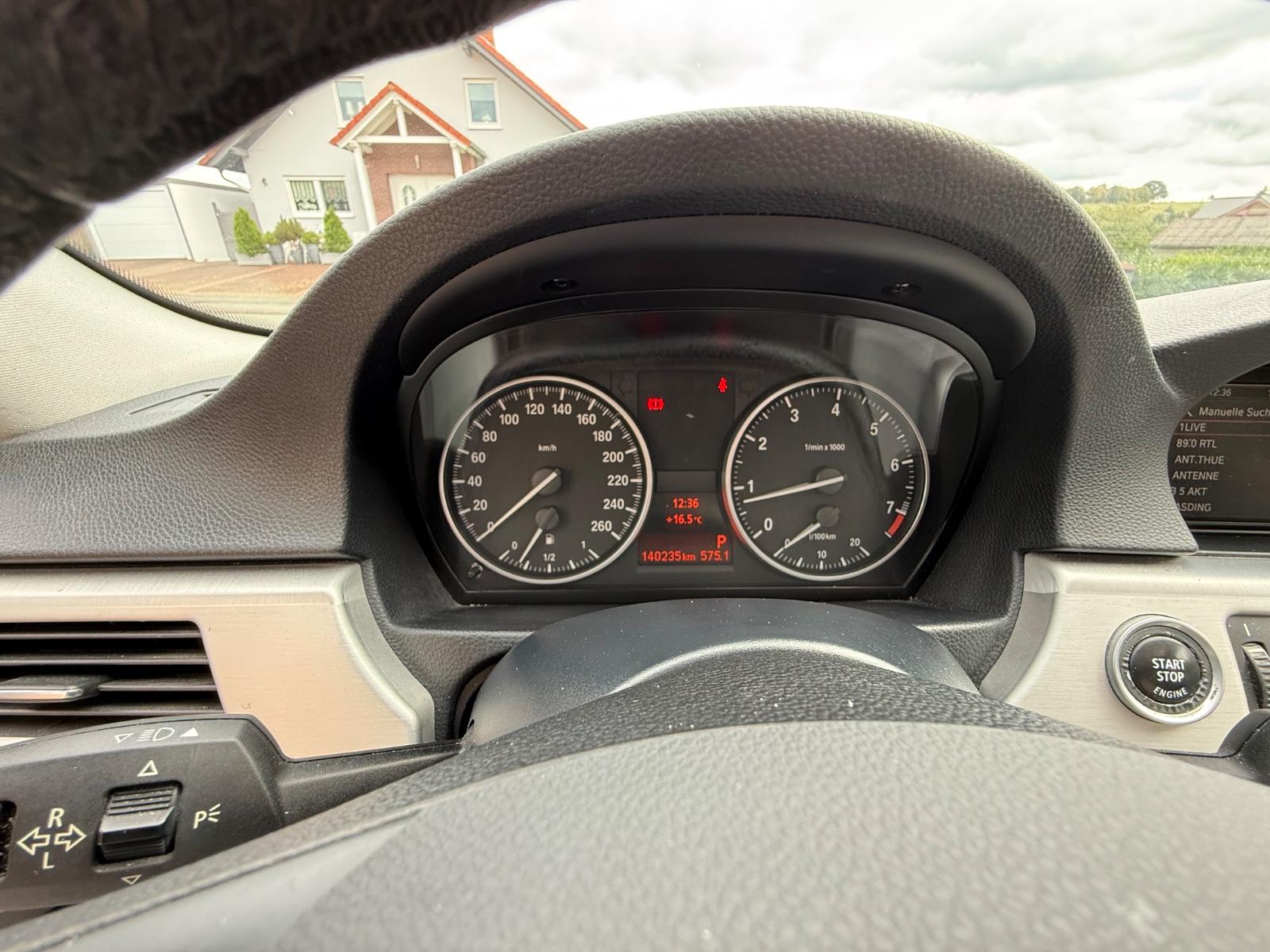 BMW 320i TOURING 170CH