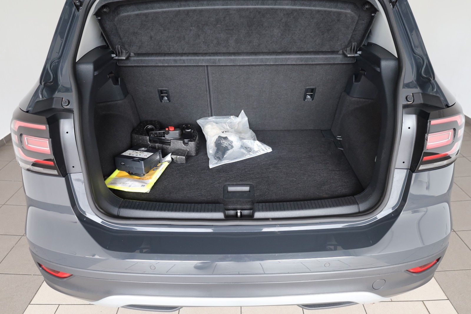 Fahrzeugabbildung Volkswagen T-Cross Life Navi,PDC,AHK, Auspark-Assistent