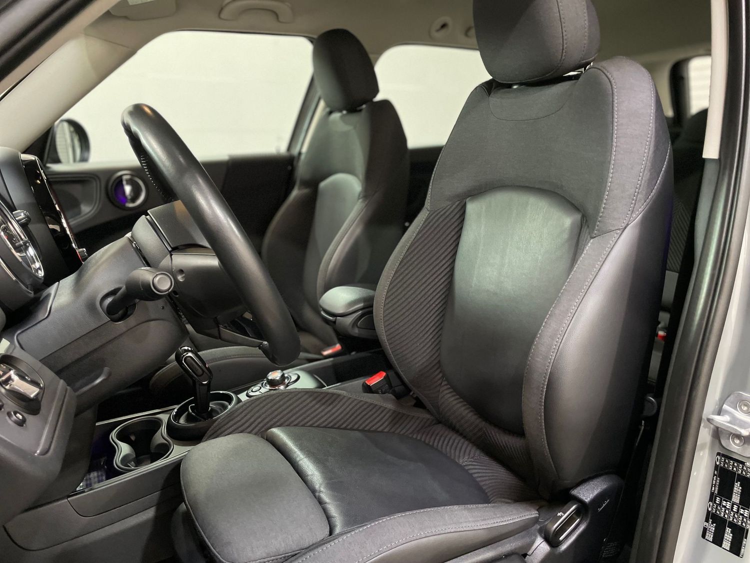 Fahrzeugabbildung MINI Cooper Countryman #LED#Keyless#Ambiente#SHZ#PDC