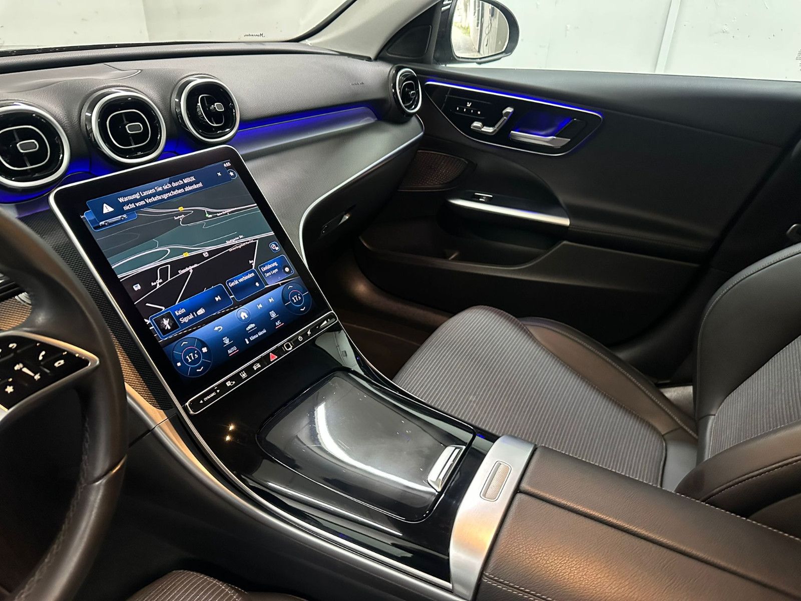 Fahrzeugabbildung Mercedes-Benz C 200 d T Autom. Avantgarde Standheizung