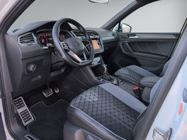 Tiguan 2.0 TDI DSG R-LINE ALLRAD IQ.LIGHT+AHK+eH
