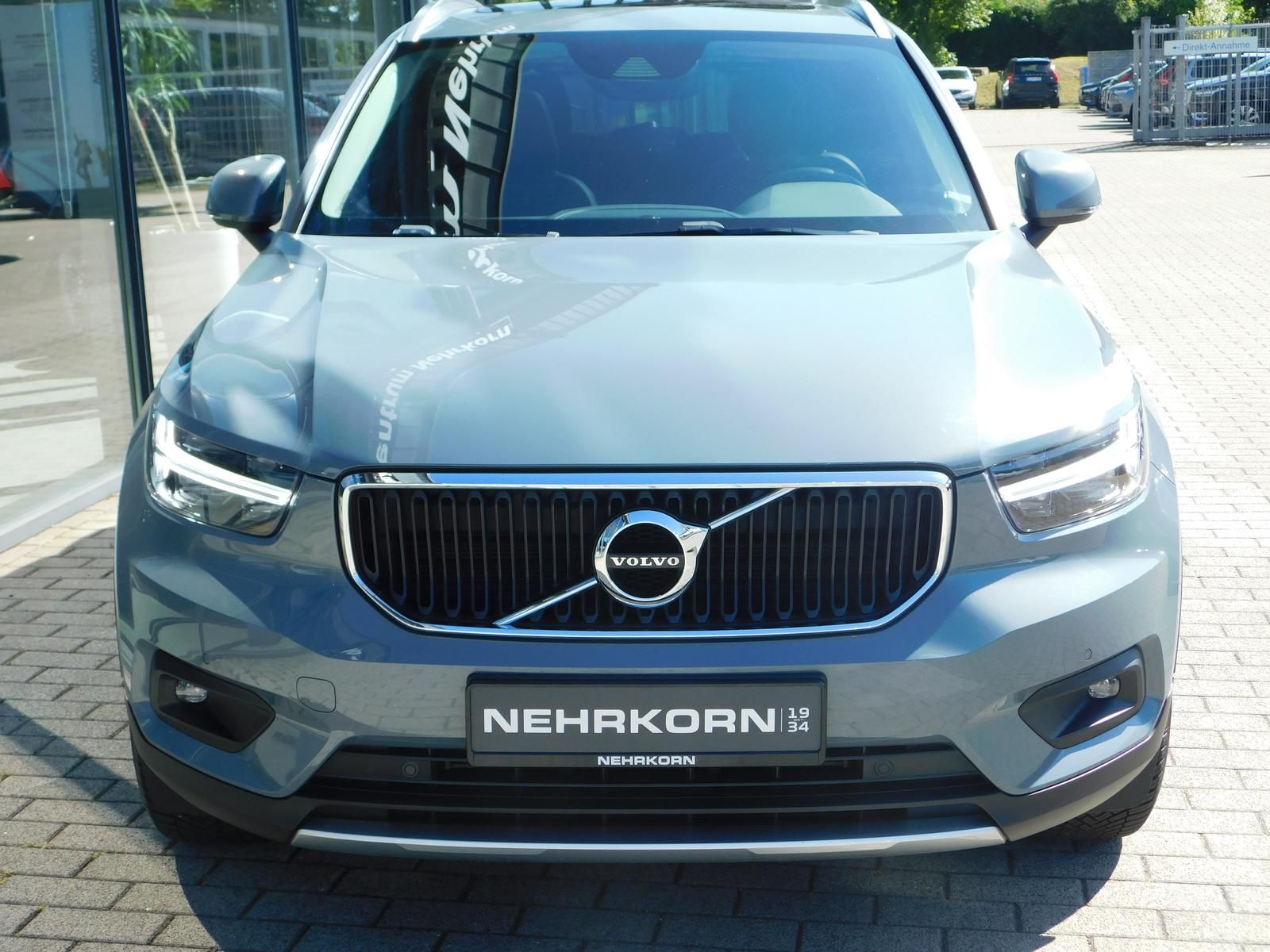 Fahrzeugabbildung Volvo XC40 T4 AWD Momentum Pro