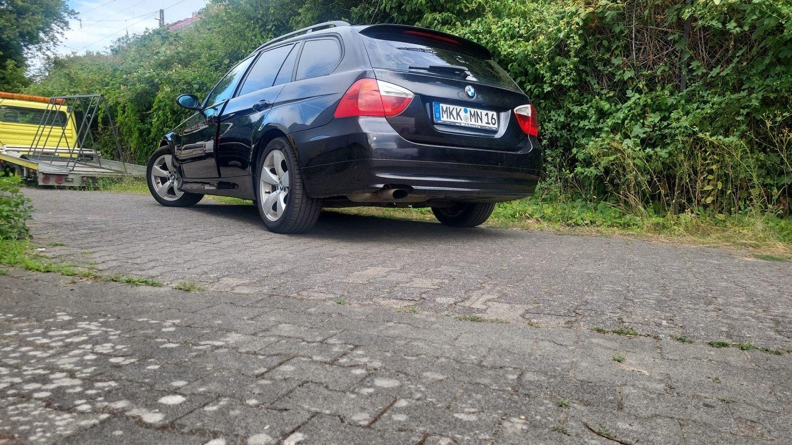 BMW 320 2009 — photo 7