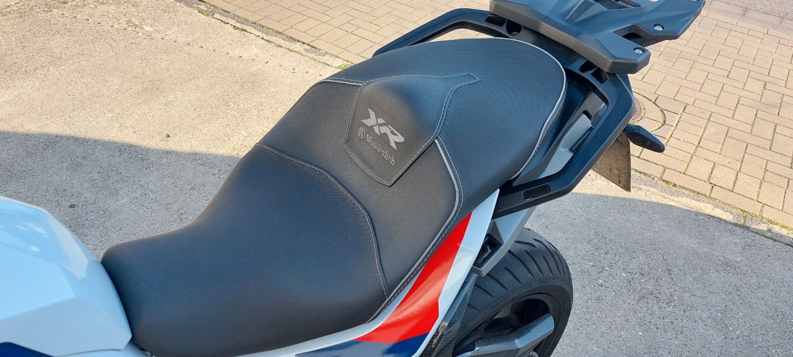 Fahrzeugabbildung BMW S 1000 XR M-Paket/ Carbonpaket Schmiederäder