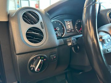 Volkswagen Tiguan Sport & Style 4Motion *BiXenon*Navi*AHK*