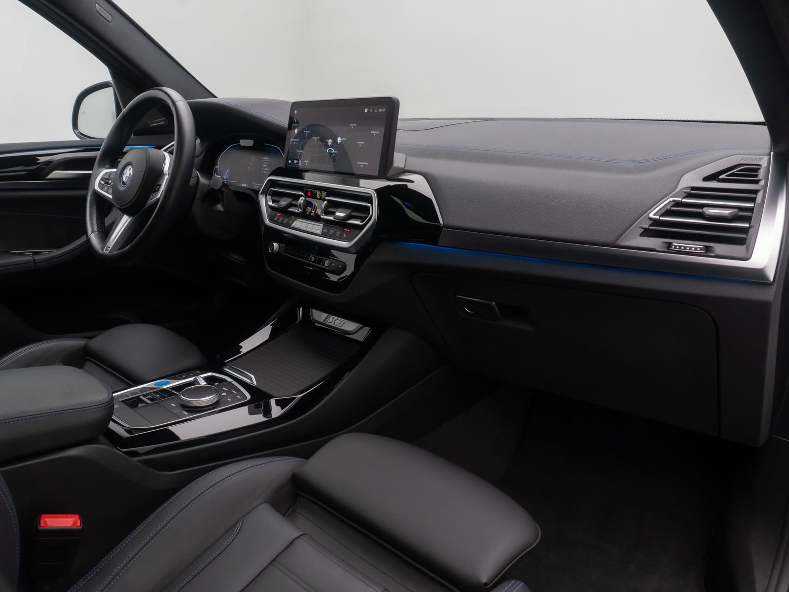 Fahrzeugabbildung BMW iX3 IMPRESSIVE H/K 360&deg;Panorma HUD DAB Sport 20"
