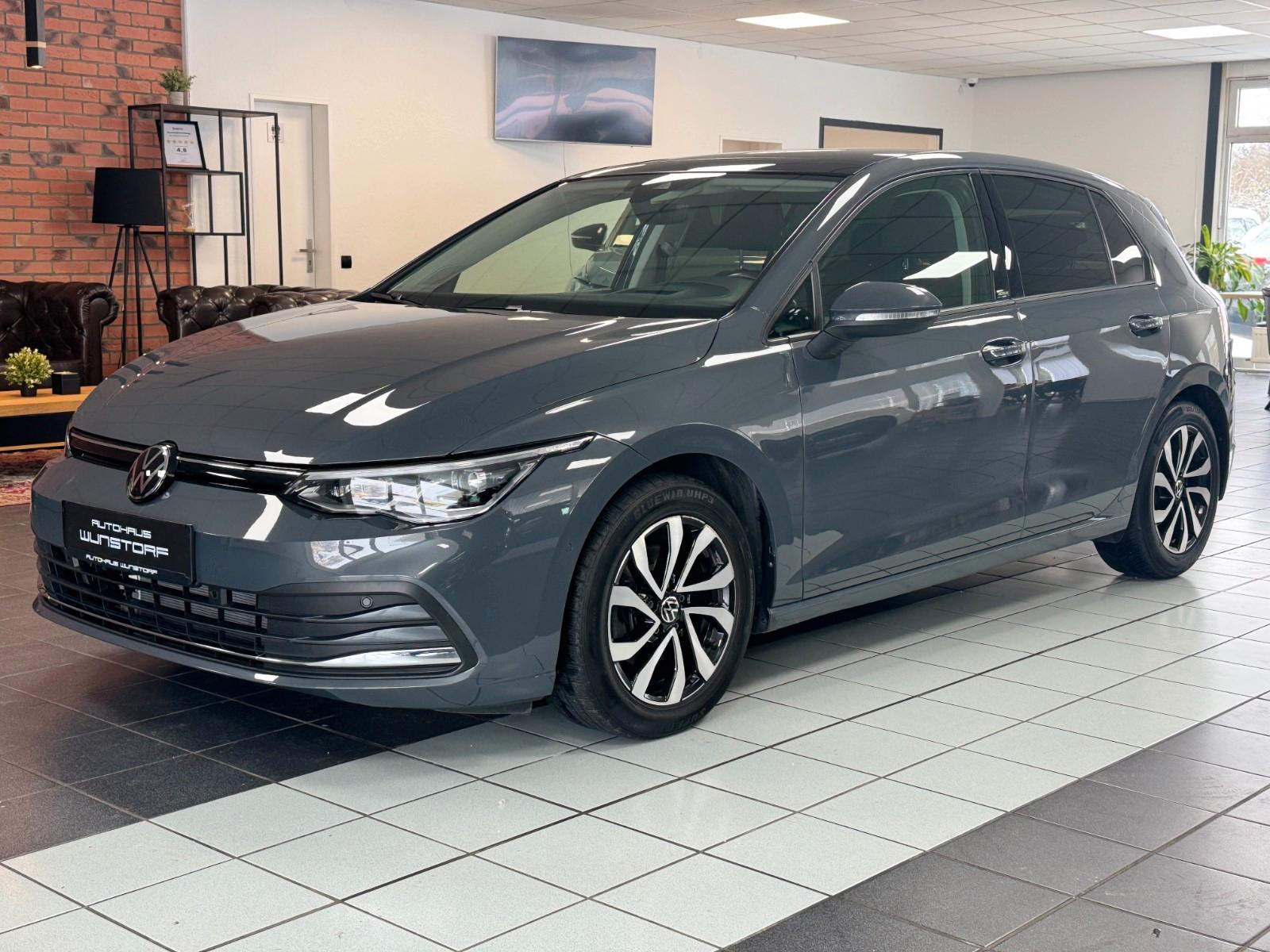 Volkswagen Golf VIII Active 2.0 TDI DSG/AHK/PANO/CAM/ACC/