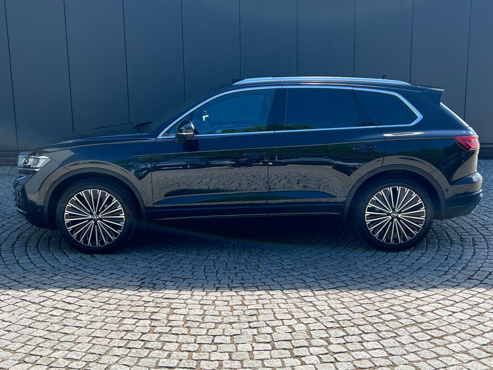 Fahrzeugabbildung Volkswagen Touareg Elegance 3.0 TDI 4MOTION *AHK, Pano, Dyn