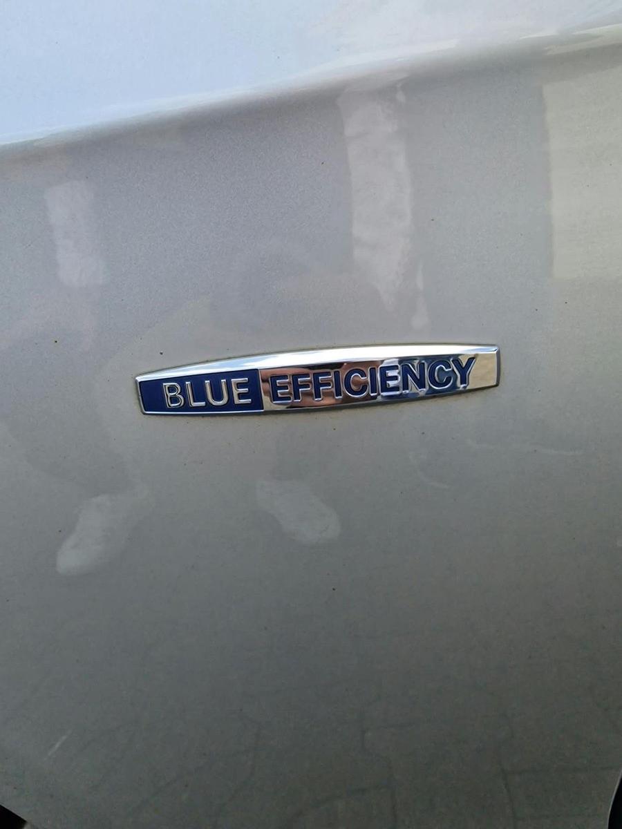 Mercedes-Benz E220 2011 — photo 10
