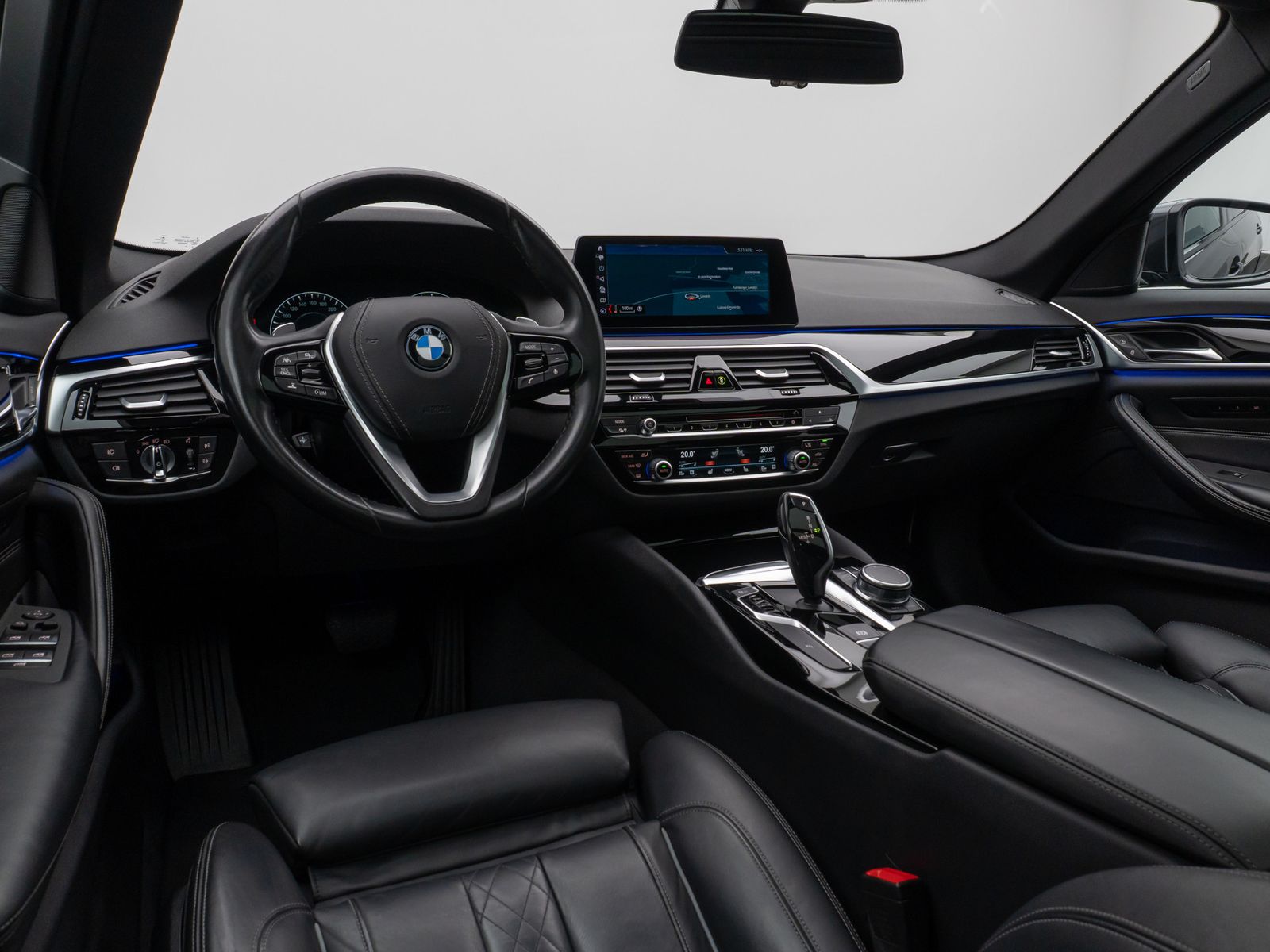 Fahrzeugabbildung BMW 540i xD SportLine Panorama HUD DAB HiFi 4xKlima