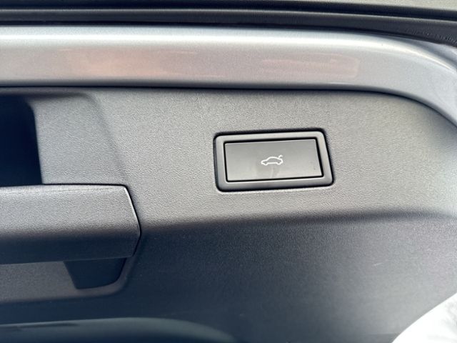 ID.4 PURE 125 kW (170 PS) 52 kWh SHZ REAR VIEW I