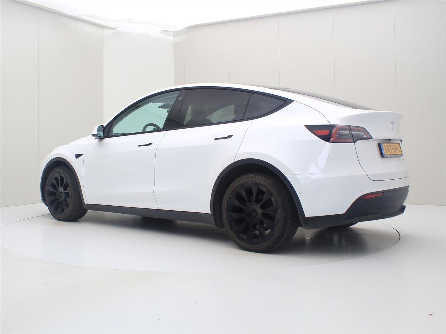 Tesla Model Y Long Range AWD 75kWh 351pk AMD RYZEN [ W imagem 3