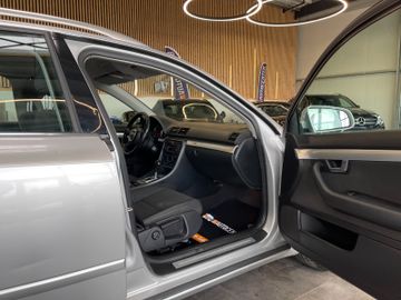 Audi A4 Avan 3.0 TDI quattro *SZHZ*PDC*TEMPOMAT*KLIMA