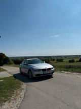 BMW F30 320i  - BMW 320: F30