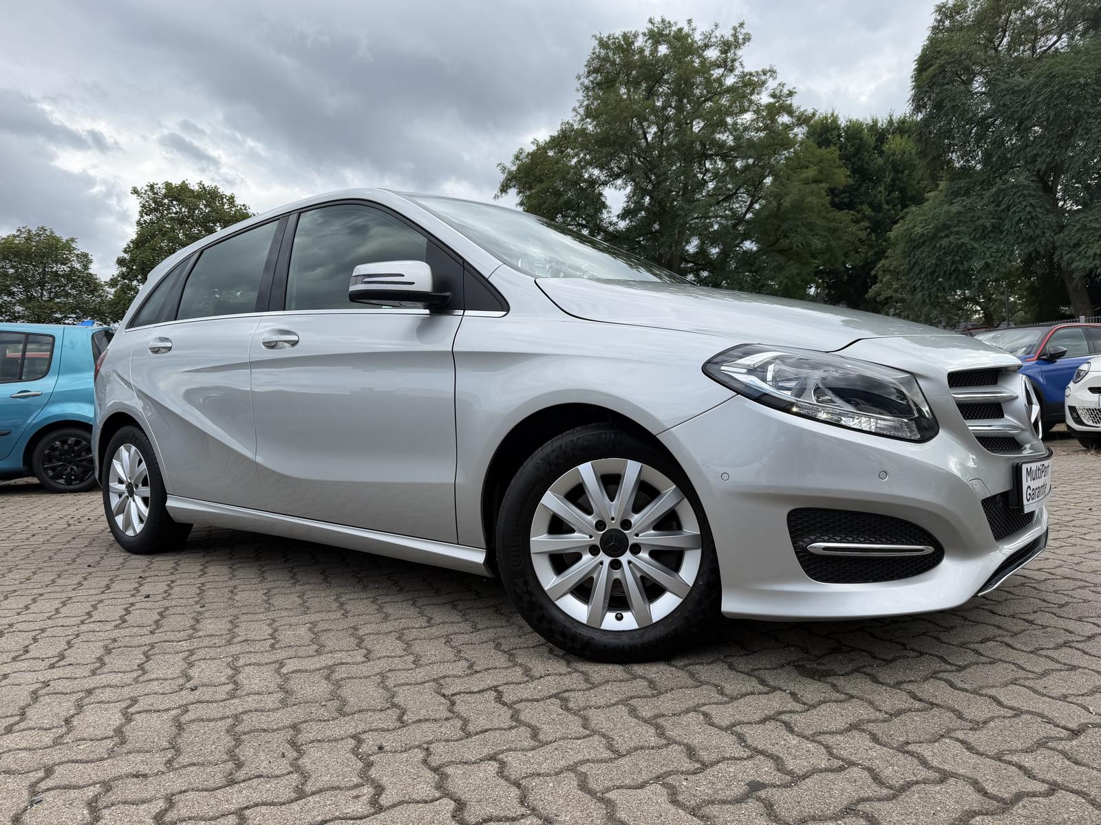 Mercedes-Benz B 180 STYLE/LED/AHK/NAVI/SHZ/KEYLESS/PDC/96TKM