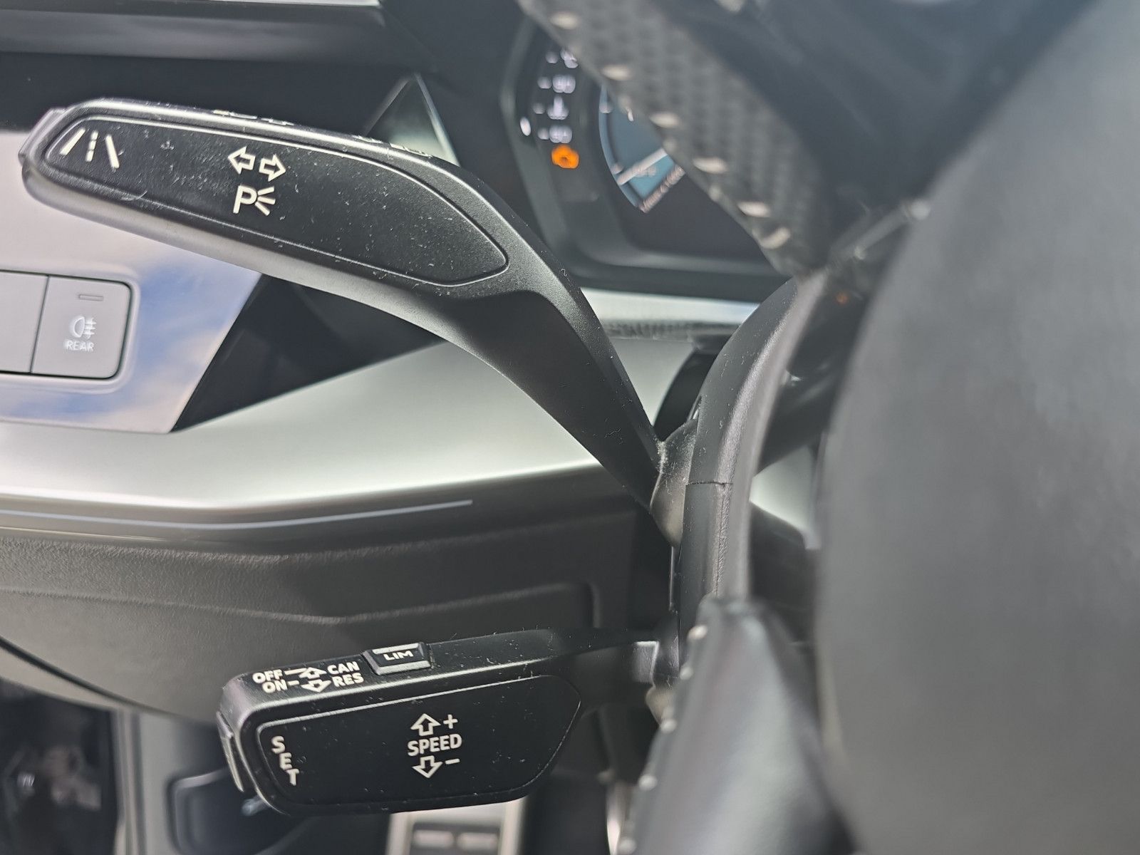 Fahrzeugabbildung Audi A3 Limousine 35 TFSI 3x S line CarPlayer LED
