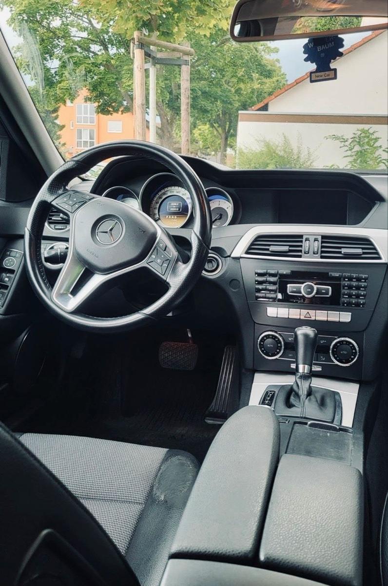 Mercedes-Benz C200 2011 — двигун 136 HP (100kW)