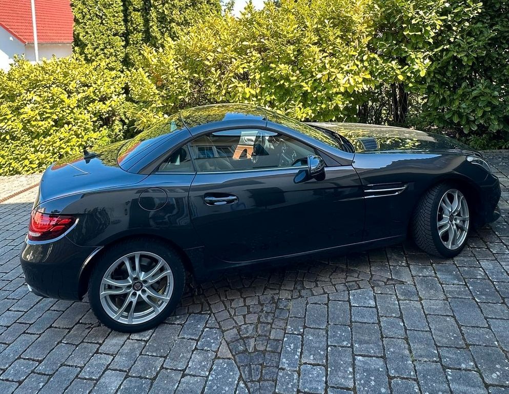 Mercedes-Benz SLC 200