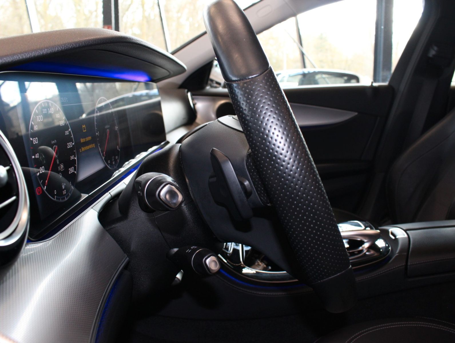 Fahrzeugabbildung Mercedes-Benz E 350 d T Avantgarde 9G* 360 Kamera*LED.2Hand