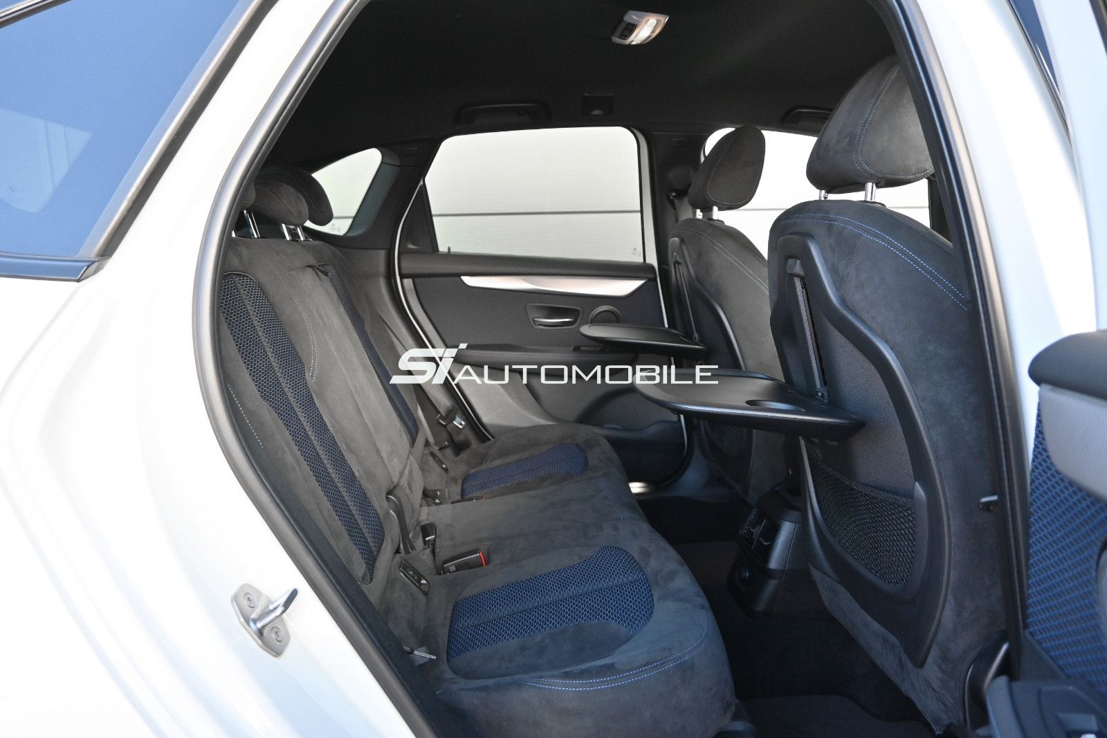 Fahrzeugabbildung BMW 218i Active Tourer M Sport °AHK°PDC°SITZHEIZ°
