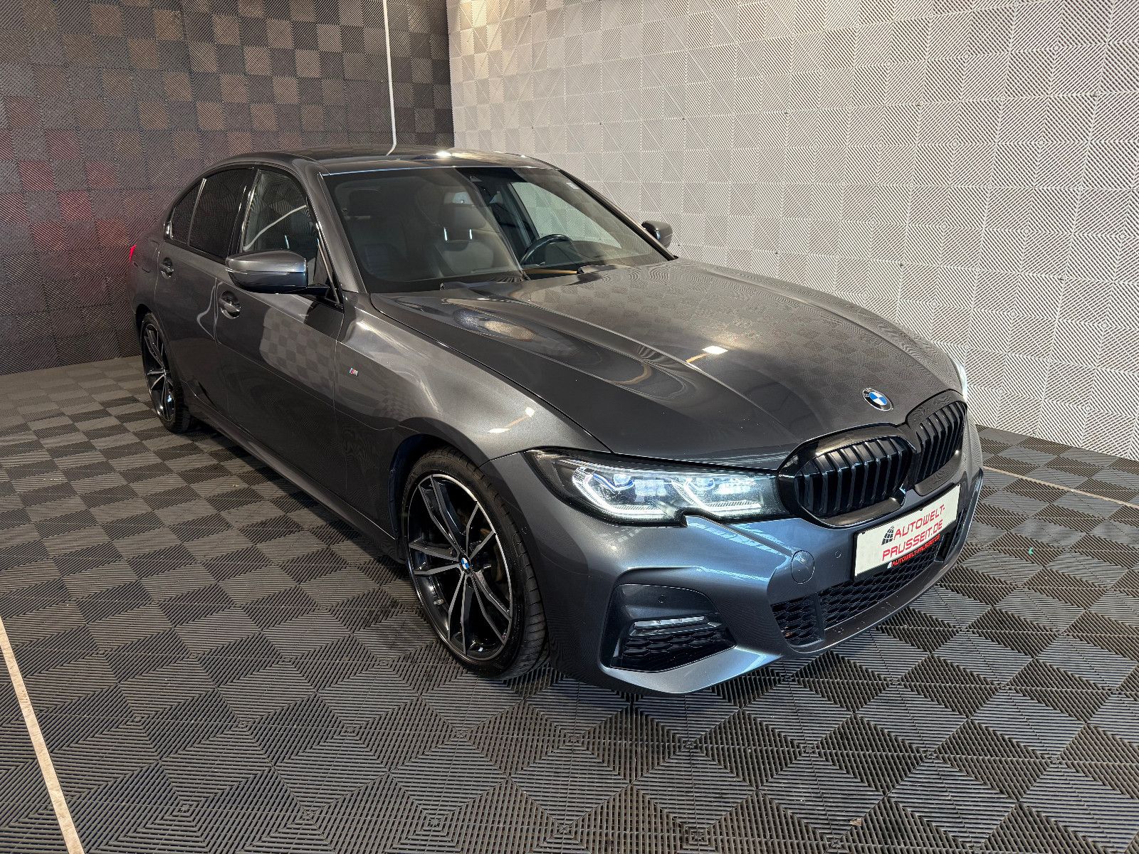 Gebrauchtwagen BMW 320 320 d Lim. xDr.*M SPORT*LASER-HUD-HIFI-ACC-R.KAM in Horb am Neckar