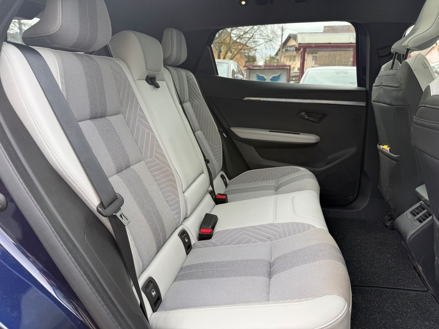 Fahrzeugabbildung Renault Scenic E-Tech Electric 220 Long Range Iconic Pan