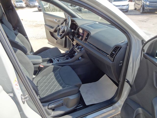 Fahrzeugabbildung Skoda Karoq Sportline/2.Hd/LED/Pano/Virtual/Navi/SitzH