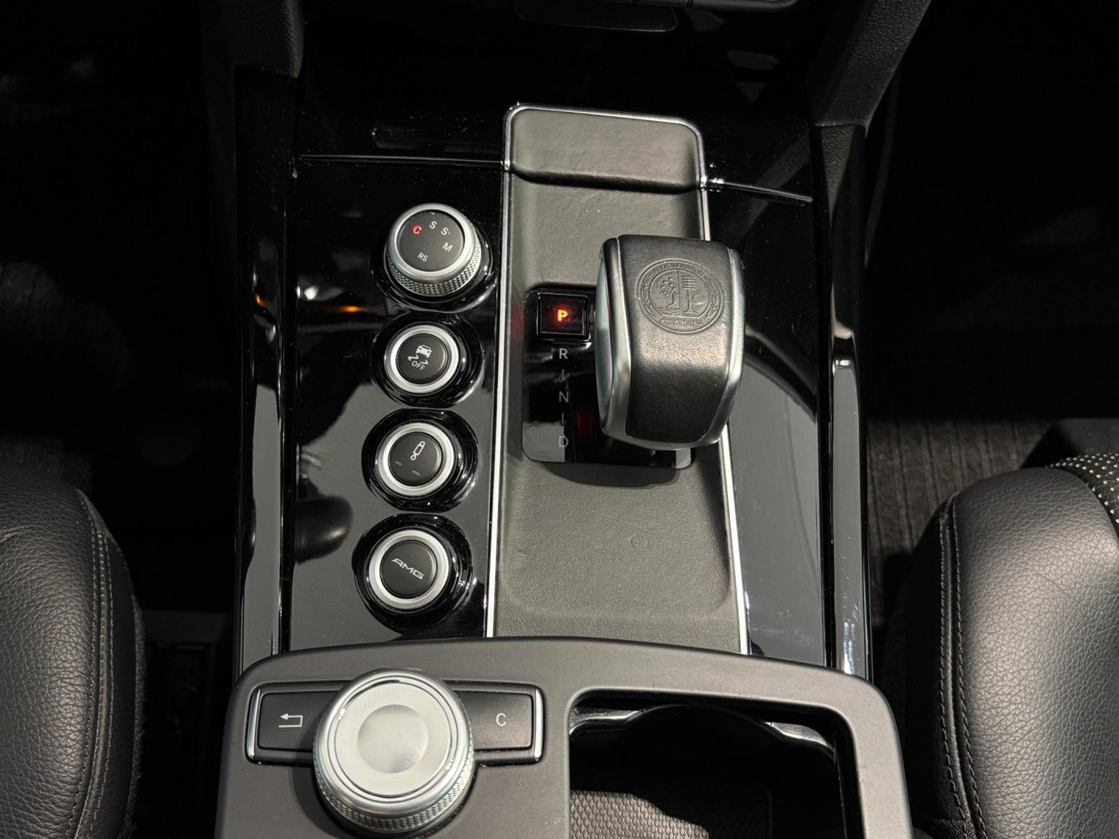 Mercedes-Benz E63 AMG Lim. DRIVERS COMAND SCHIEBE HK PARK