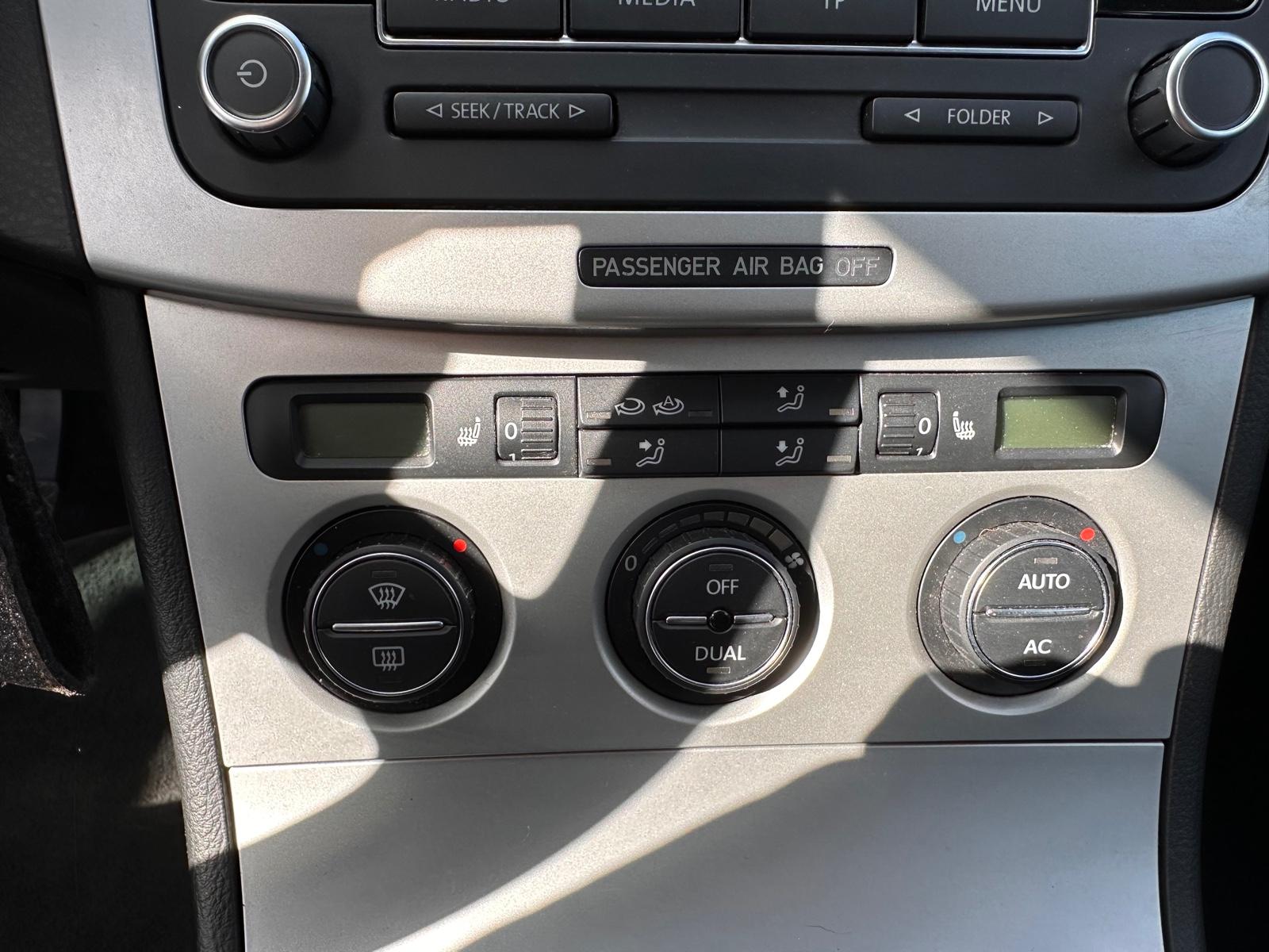Volkswagen Passat 2009 — photo 11