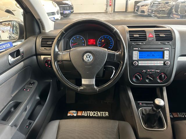 Volkswagen Golf V Lim. Tour *KLIMA*SZHZ*TEMPOMAT*AHK*