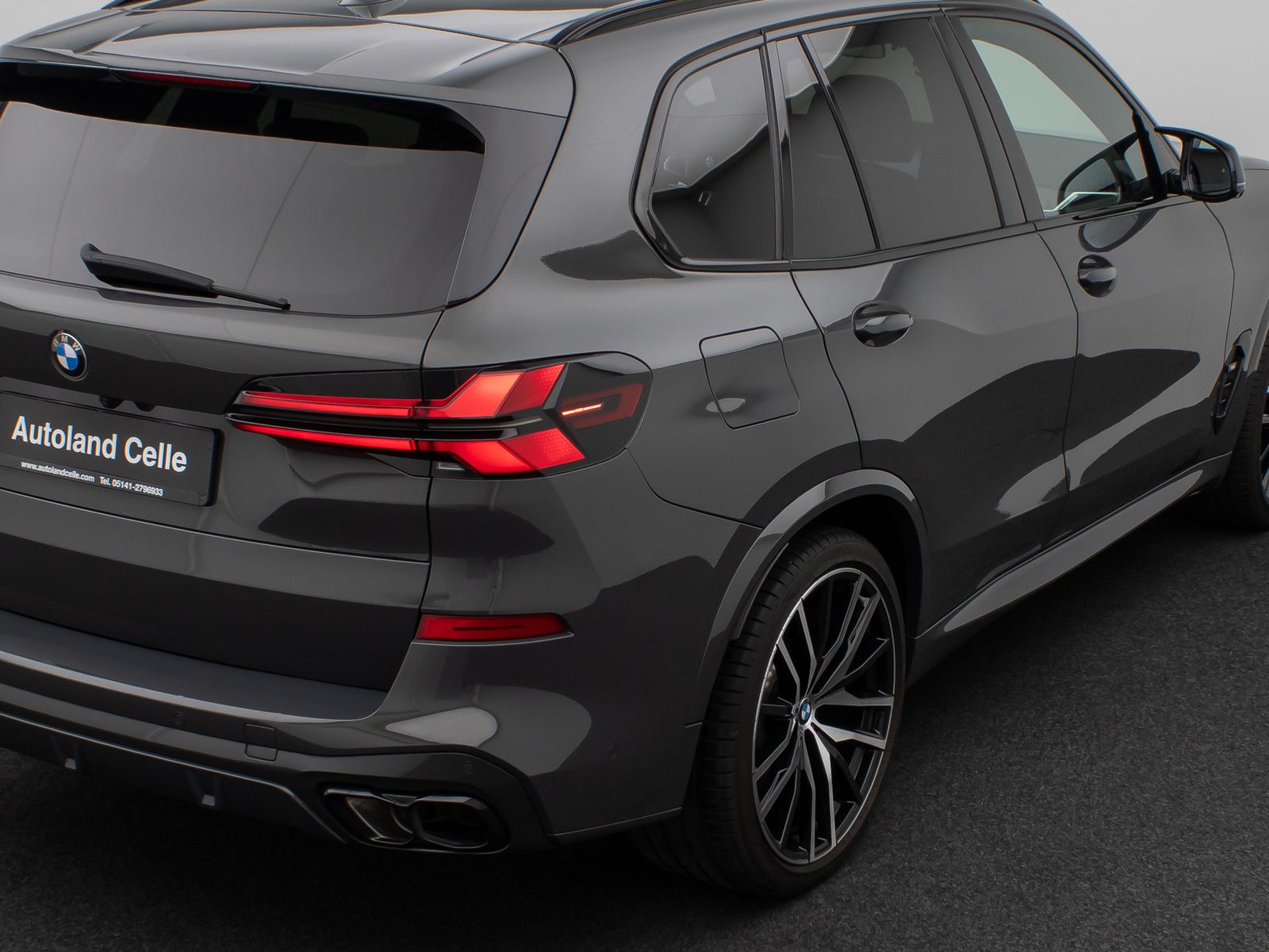 Fahrzeugabbildung BMW X5 M60i 360° HUD H/K SoftCl Panorama Sky Lounge