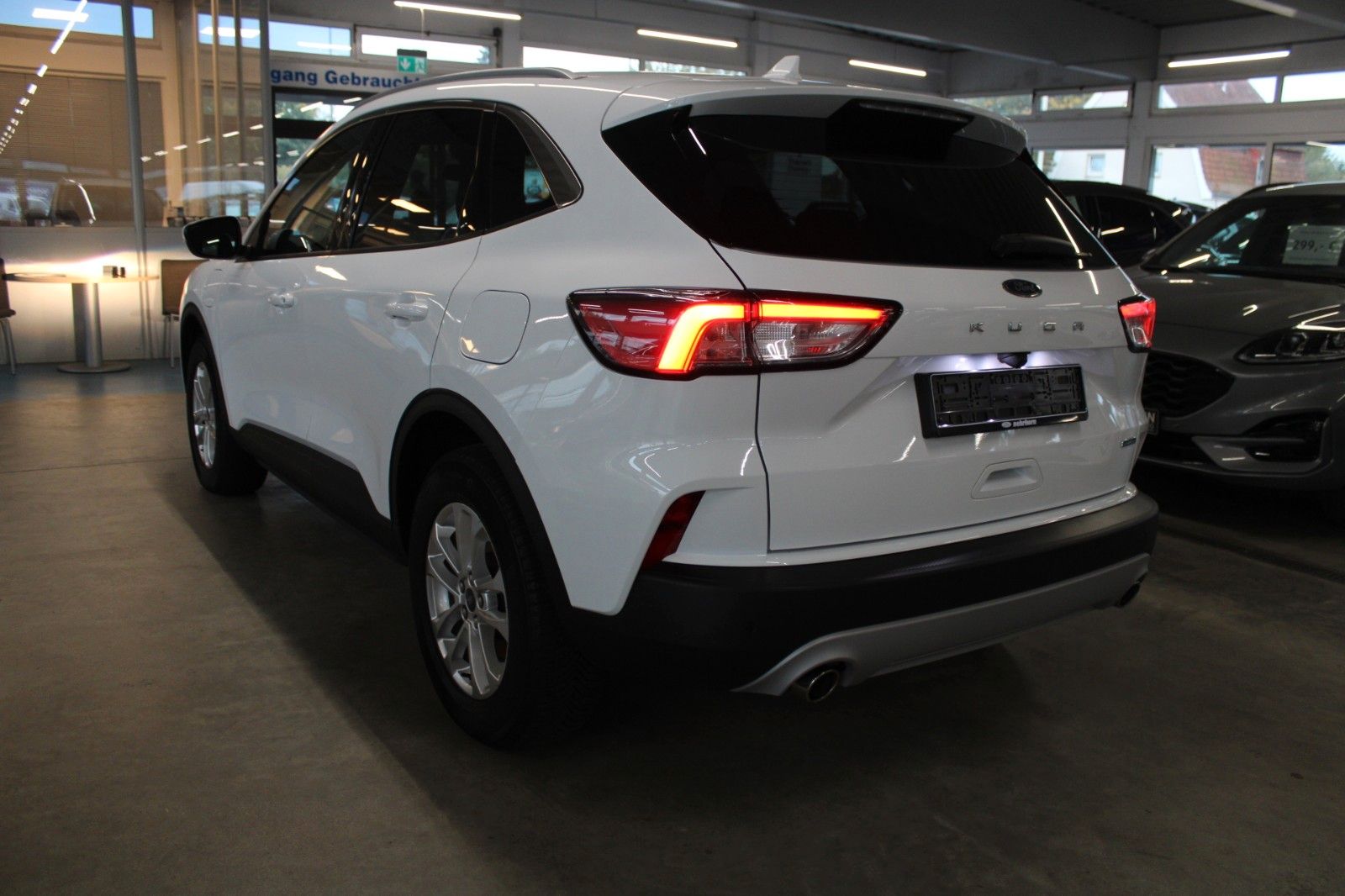 Fahrzeugabbildung Ford Kuga PHEV Aut. Titanium LED NAVI WinterPaket