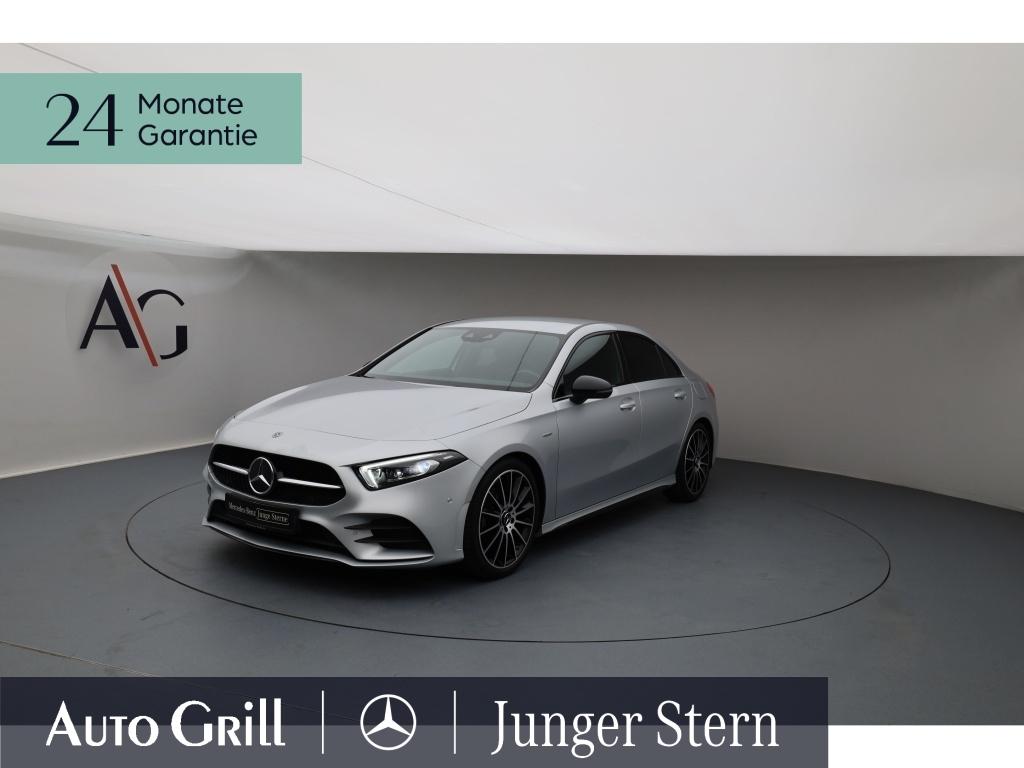 Mercedes-Benz A 200 Limousine Night Ambi Mbeam AppleCarplay