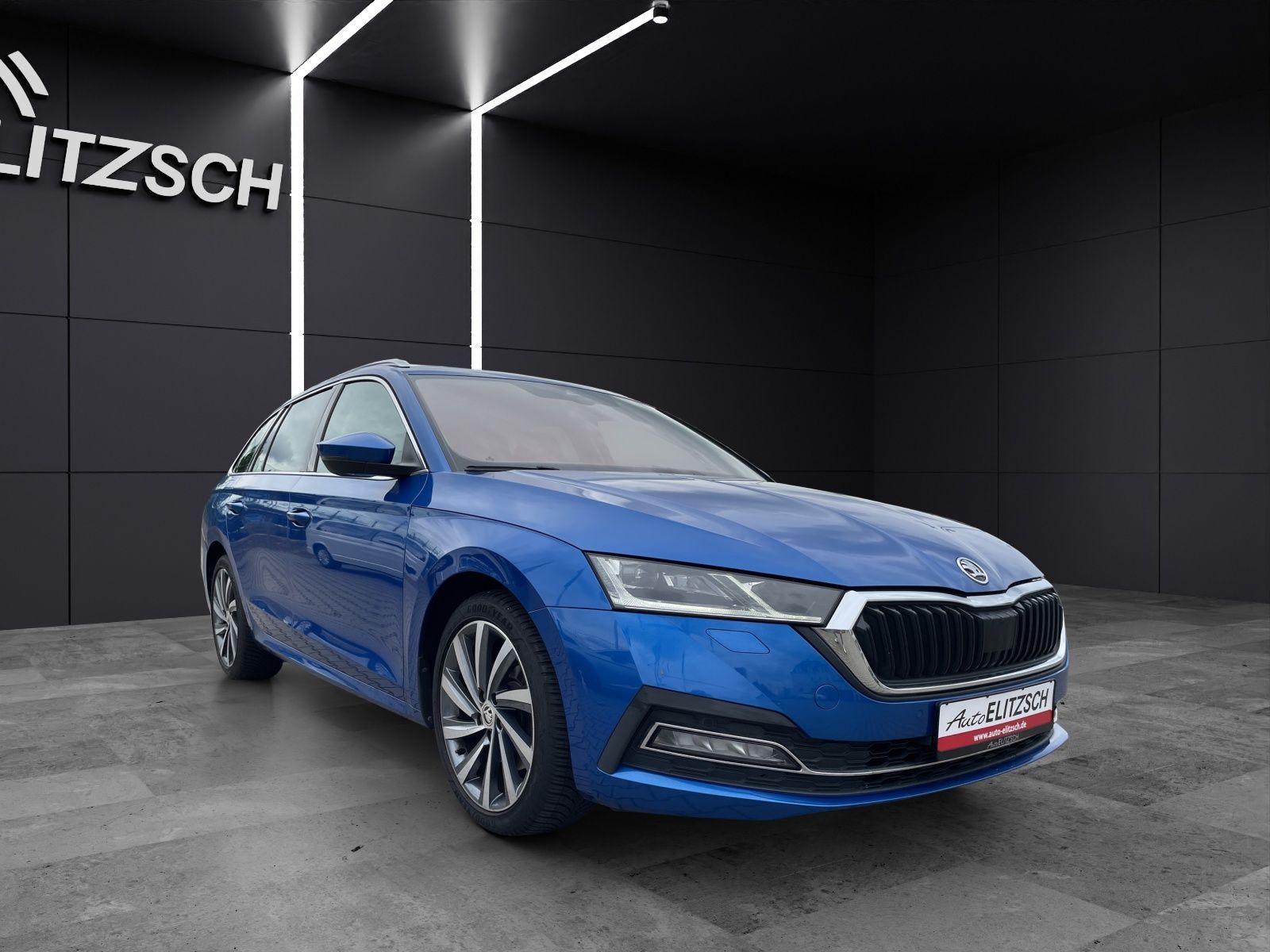 Fahrzeugabbildung SKODA Octavia Combi TSI Style Matrix Navi Pano HUD Led