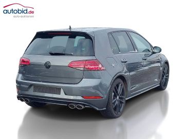 Volkswagen Golf - 8