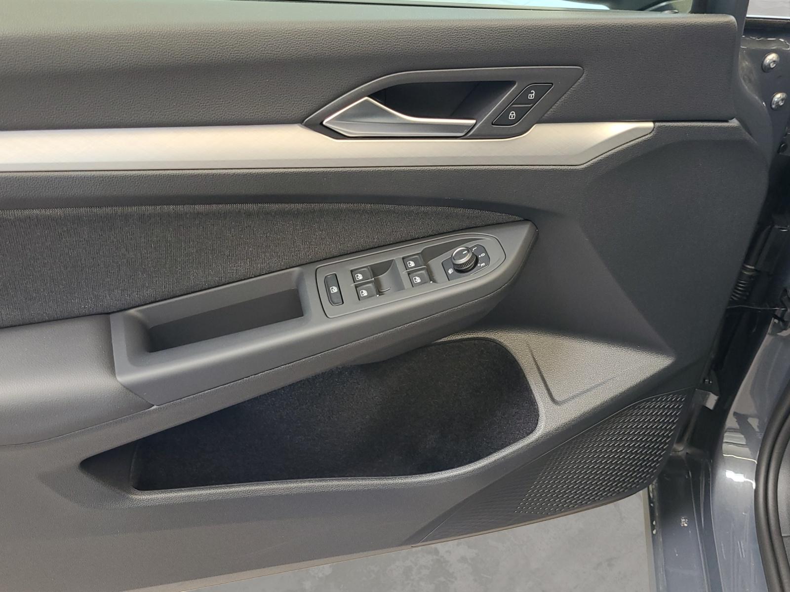 Volkswagen Golf 8 Variant TDI DSG Life LED ACC Navi Kamera
