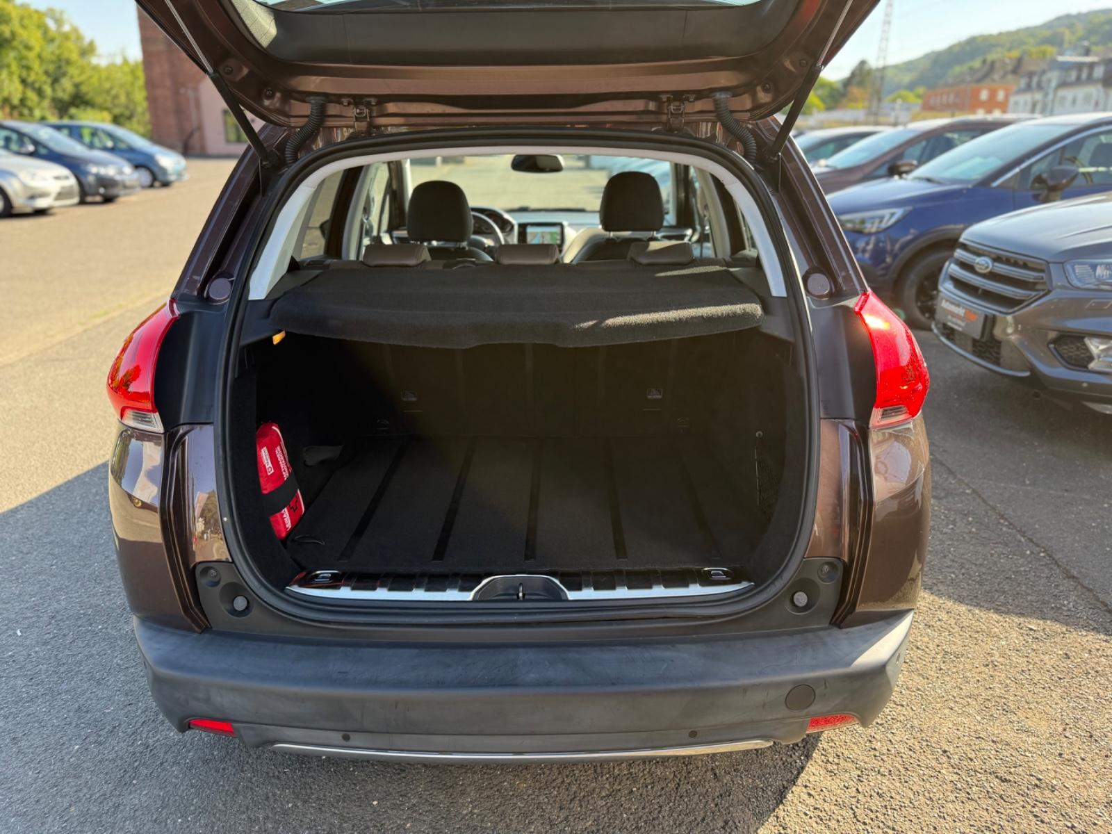 Peugeot 2008 Allure! TÜV NEU! Bordcomputer! Wenig KM!