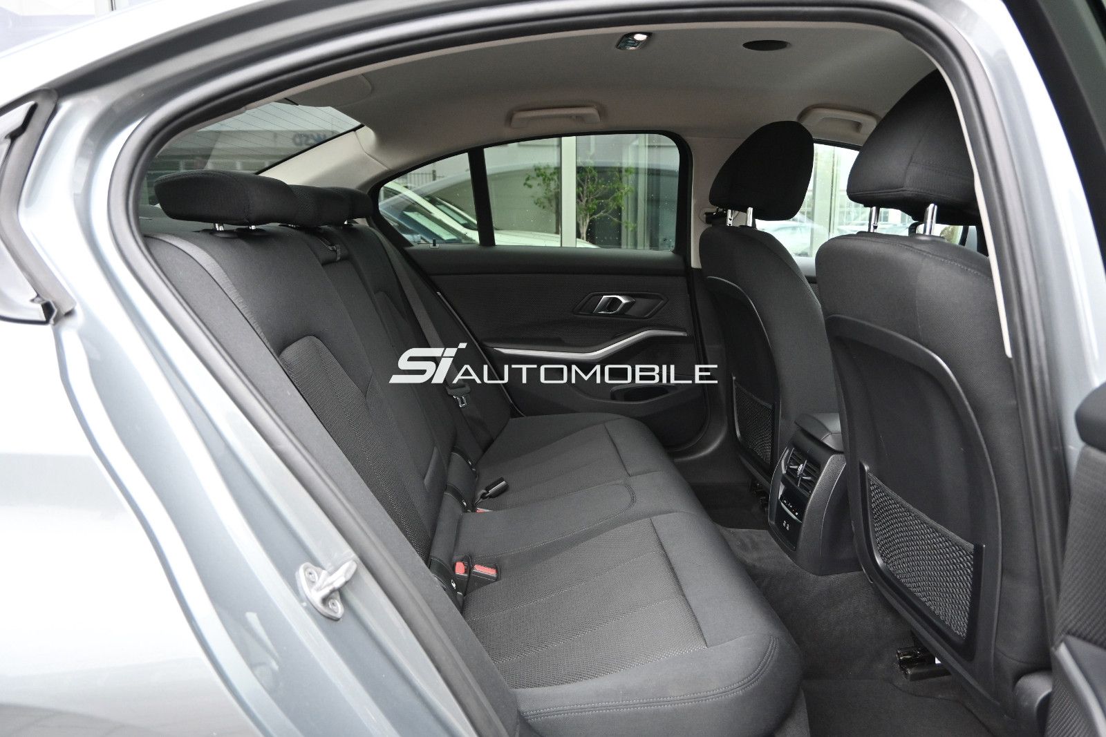 Fahrzeugabbildung BMW 330d xDrive °HEAD-UP°PRIVACY°STANDHEIZUNG°8FACH