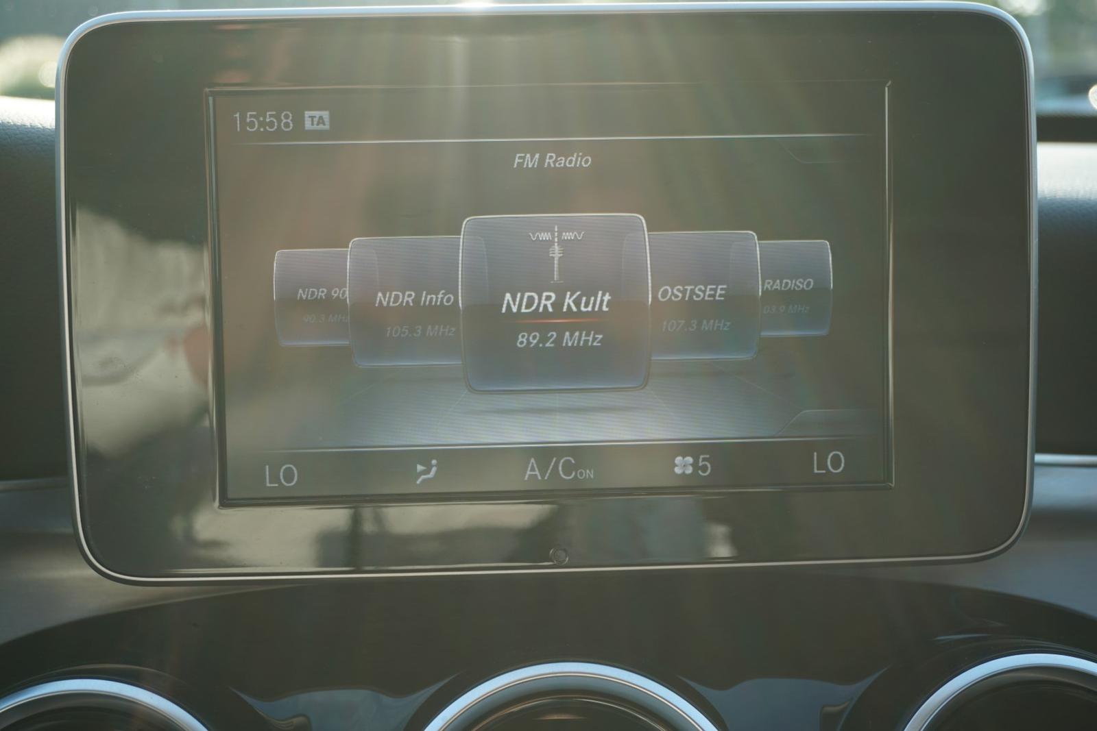 Mercedes-Benz C250 T Avantgarde LED Navi el. Heckklappe PDC