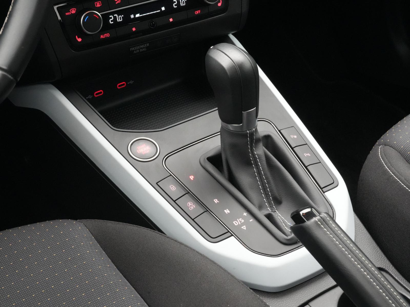 Seat Arona Style ACC LED KAM PDC SHZ CARPLAY