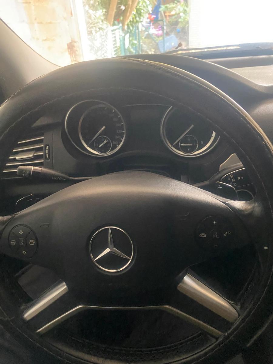 Mercedes-Benz R350 2011 — photo 7