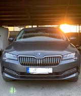 Skoda Superb 2.0 TDI 200PS DSG STYLE COMBI STANDHEIZUN